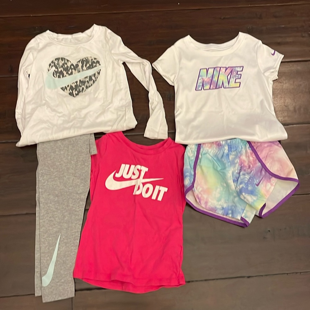 Nike little girl 4T package Deal Outfits Set